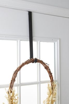 Adjustable Wreath Hanger