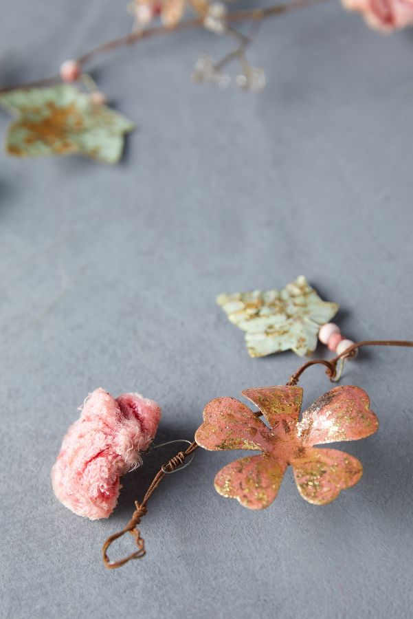 Slide View: 3: Gilded Botanicals Iron + Velvet Garland, Small