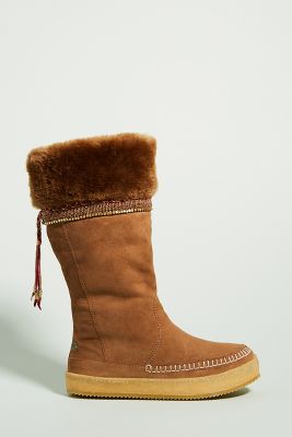 tall fluffy boots