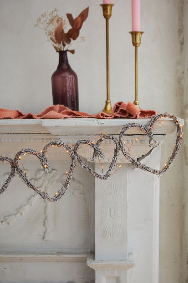 Slide View: 3: Grapevine Hearts Garland