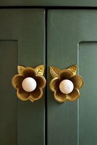 Slide View: 1: Nena Flower Knobs, Set of 2