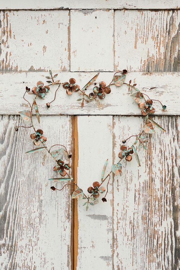 Slide View: 1: Gilded Botanicals Iron Heart Wreath