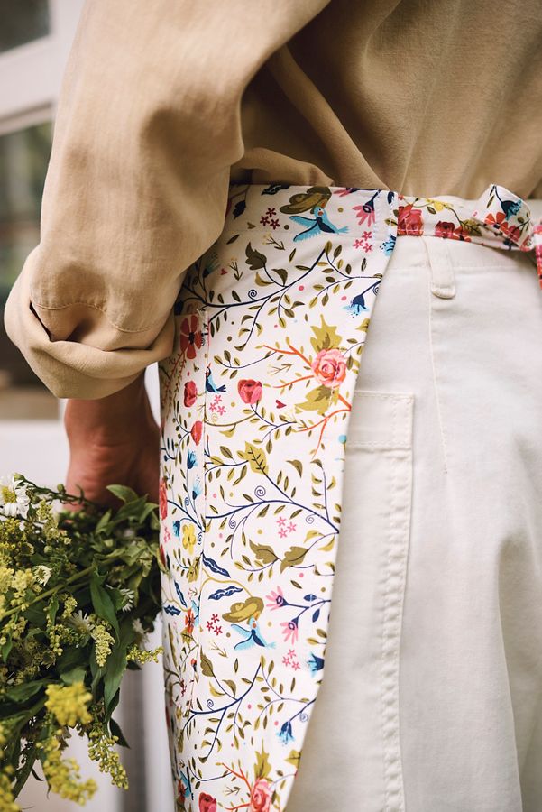 Slide View: 2: Garden Paradise Half Apron