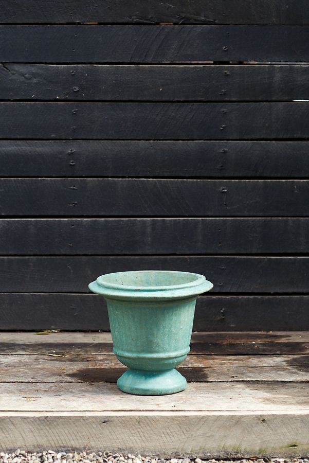 Slide View: 4: Aeros Ceramic Urn, 12"