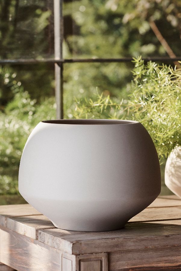 Slide View: 4: Ceramic Milo Planter, 6"