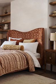 Slide View: 6: Demonte Pied-A-Terre Bed