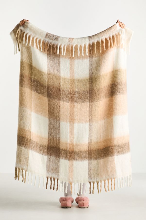 Slide View: 1: Cozy Cocoon Fringed Throw Blanket