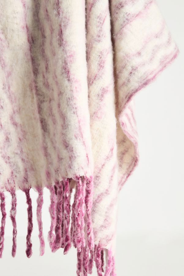 Slide View: 2: Cozy Cocoon Fringed Throw Blanket