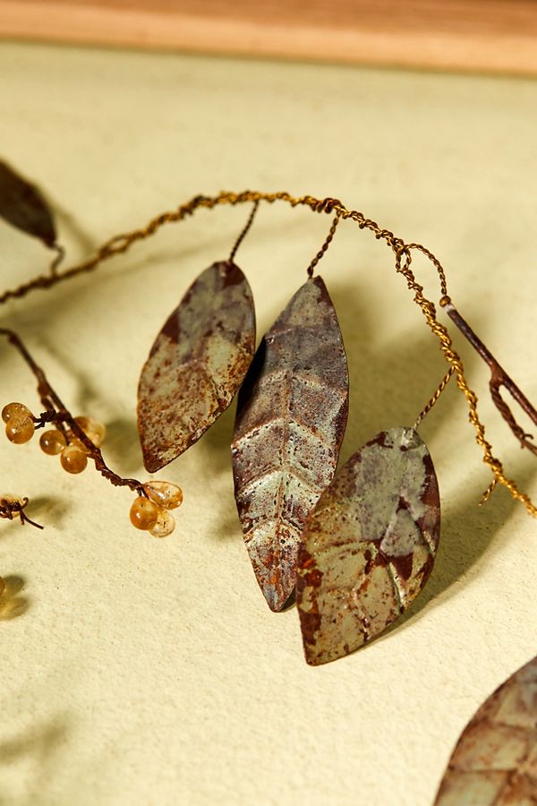 Slide View: 2: Leaf + Berry Iron Garland