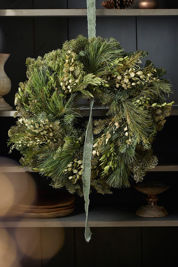 Slide View: 1: Fresh Noble Fir + Boxwood Wreath