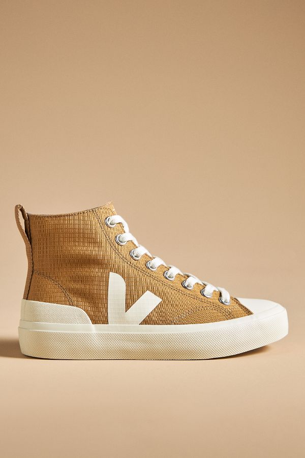 Slide View: 1: Veja Wata II Sneakers