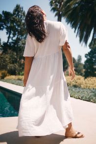 Slide View: 6: The Kallie Flowy Maxi Dress by Celandine