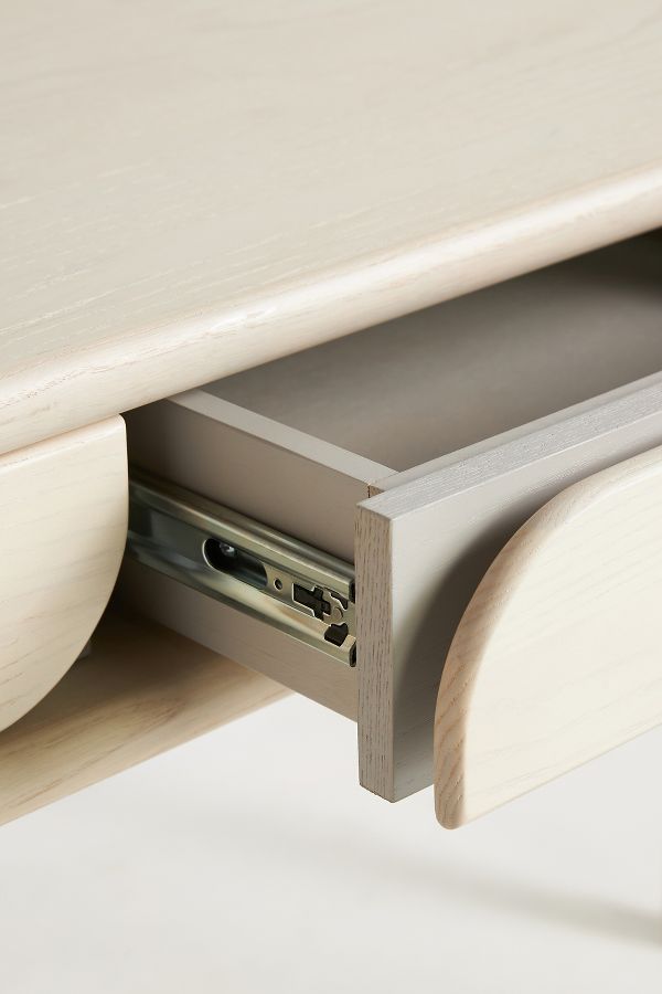 Slide View: 4: Hudson Desk