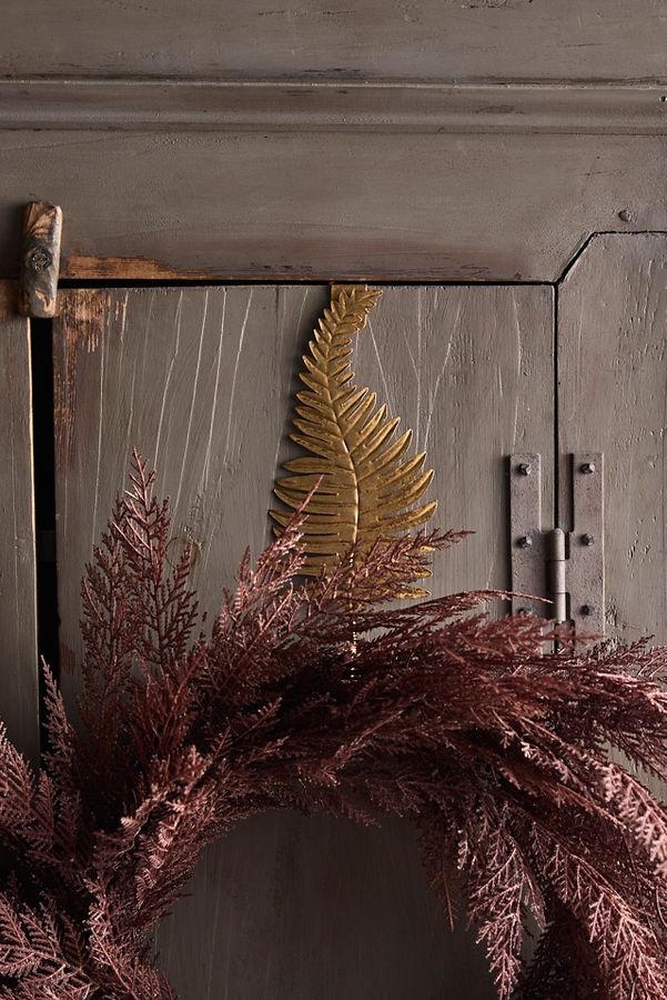 Slide View: 1: Antiqued Fern Wreath Hanger