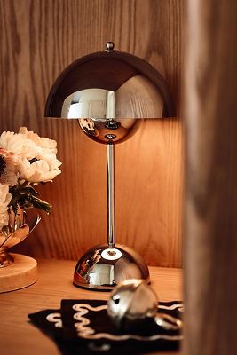 Flowerpot V9 Rechargeable LED Portable Metallic Table Lamp