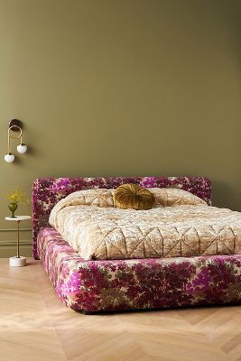 Vienne Velvet Winnie Bed