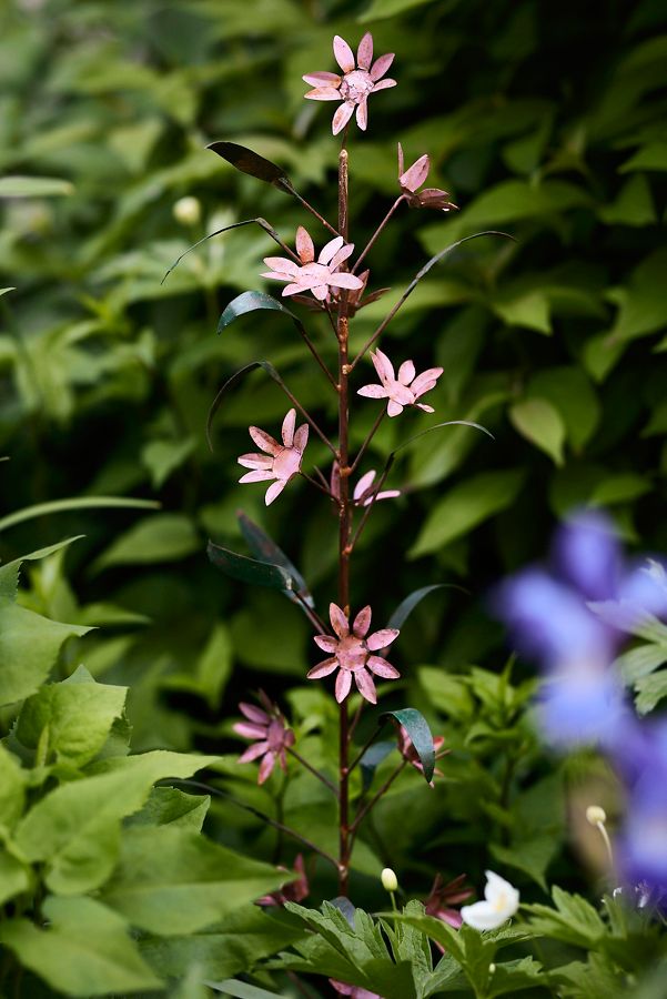 Slide View: 1: Multi Flower Iron Stake