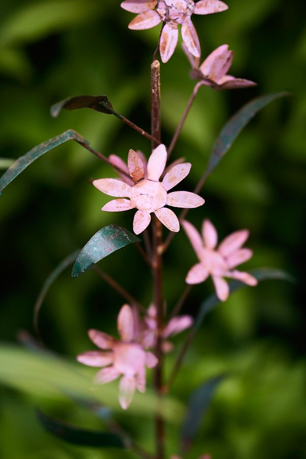 Slide View: 2: Multi Flower Iron Stake