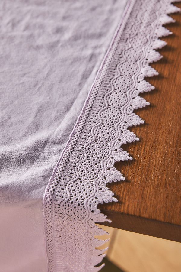 Vista diapositiva: 3: Marietta Table Runner