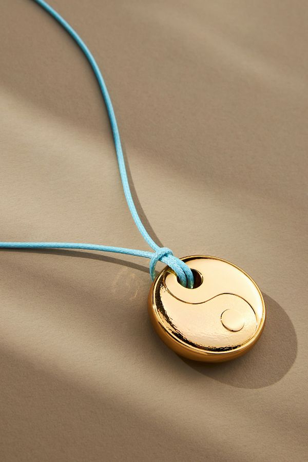 Slide View: 2: Timeless Pearly Blue Thread Pendant Necklace