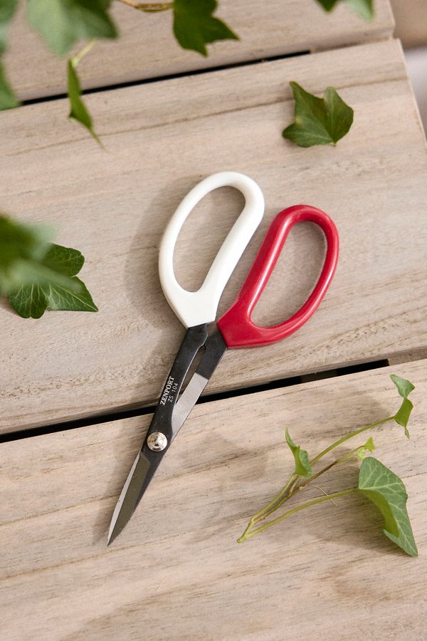 Slide View: 1: Steel Garden Snips