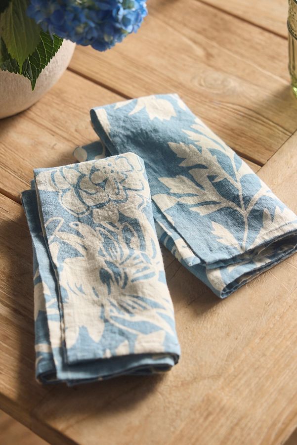 Slide View: 2: Floral Blues Linen Napkins, Set of 2