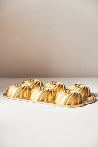 Slide View: 1: Nordic Ware Swirl Bundtlette Pan