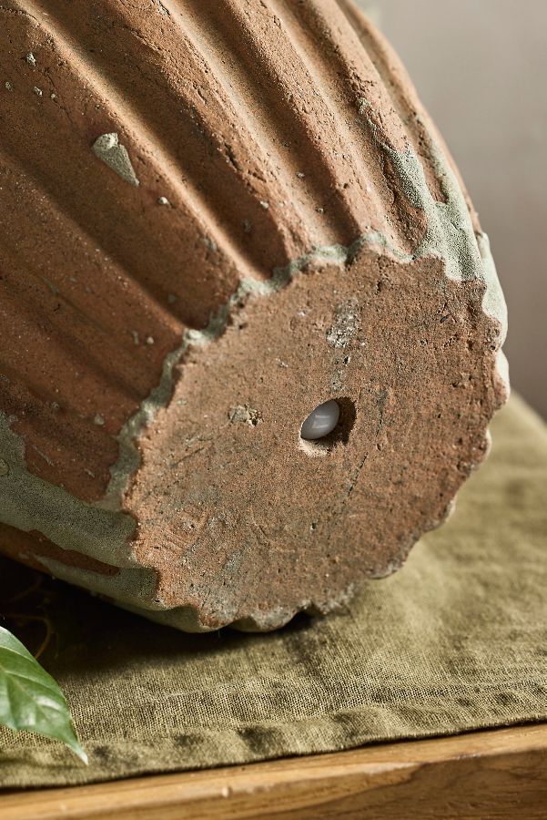 Slide View: 6: Ribbed Terracotta Taper Pot