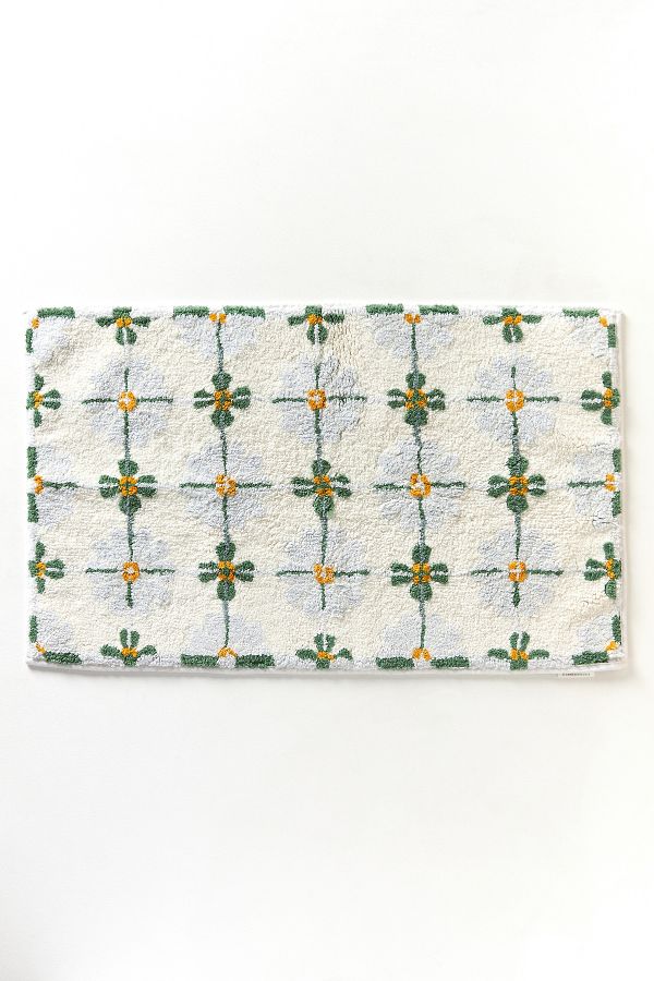 Slide View: 2: Daisy Tile Bath Mat