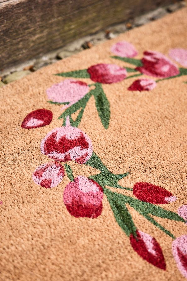 Slide View: 2: Tulip Wreath Coir Doormat