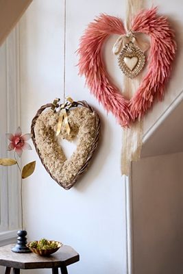 Preserved Reindeer Moss Heart Wreath, Neutral