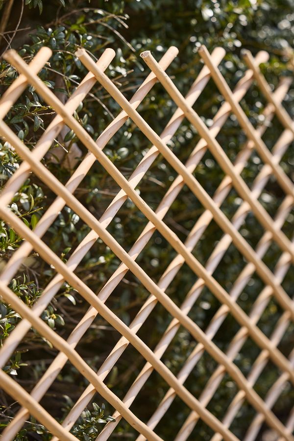 Slide View: 3: Expandable Woven Willow Lattice Fencing