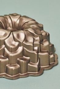 Slide View: 2: Nordic Ware Blossom Bundt Pan