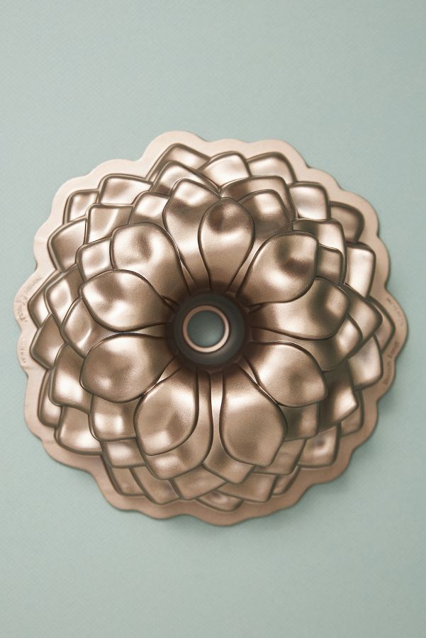 Slide View: 1: Nordic Ware Blossom Bundt Pan