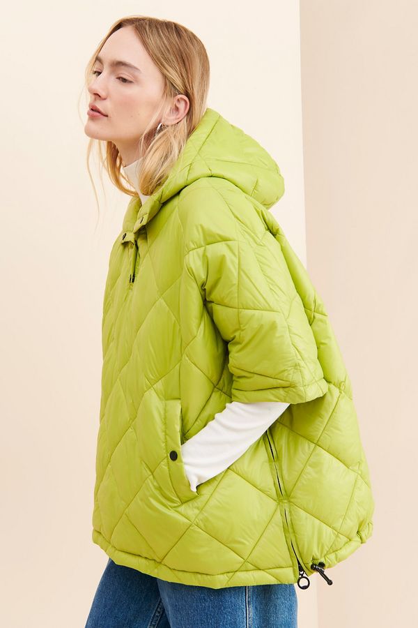 Slide View: 3: Noize Kiera Quilted Poncho