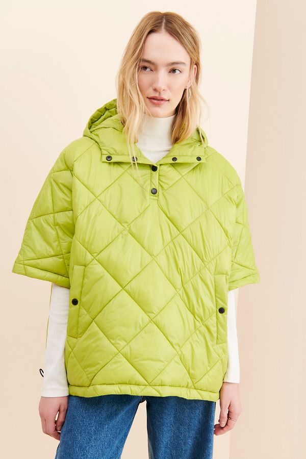 Slide View: 1: Noize Kiera Quilted Poncho