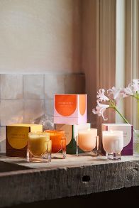 Vista diapositiva: 4: Found Notes Fruity Vanilla & Dark Plum Boxed Candle