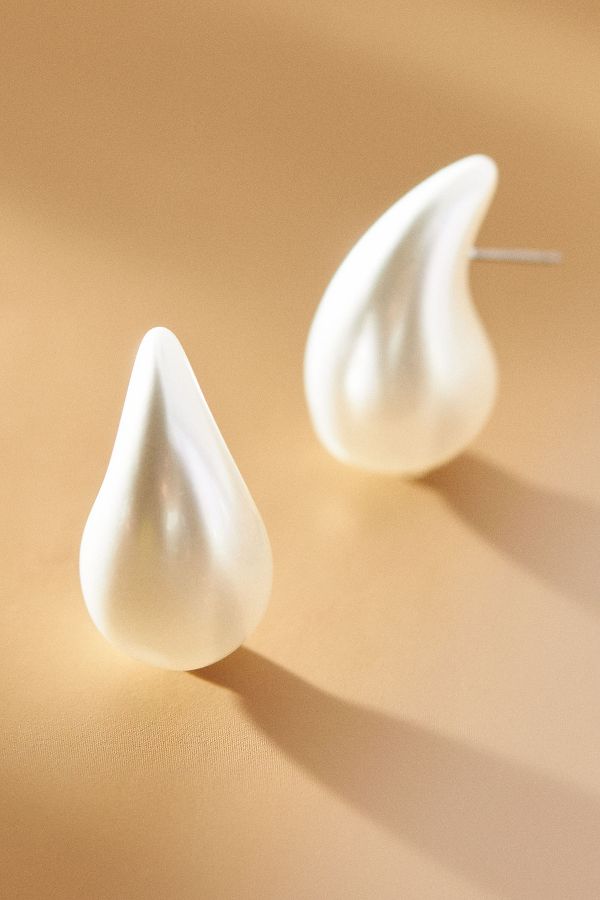 Slide View: 1: Matte Pearl Teardrop Earrings