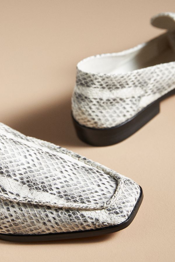 Slide View: 3: Dolce Vita Beny Flats