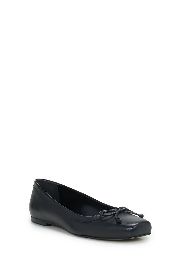 Slide View: 3: Vince Camuto Corrin Flats