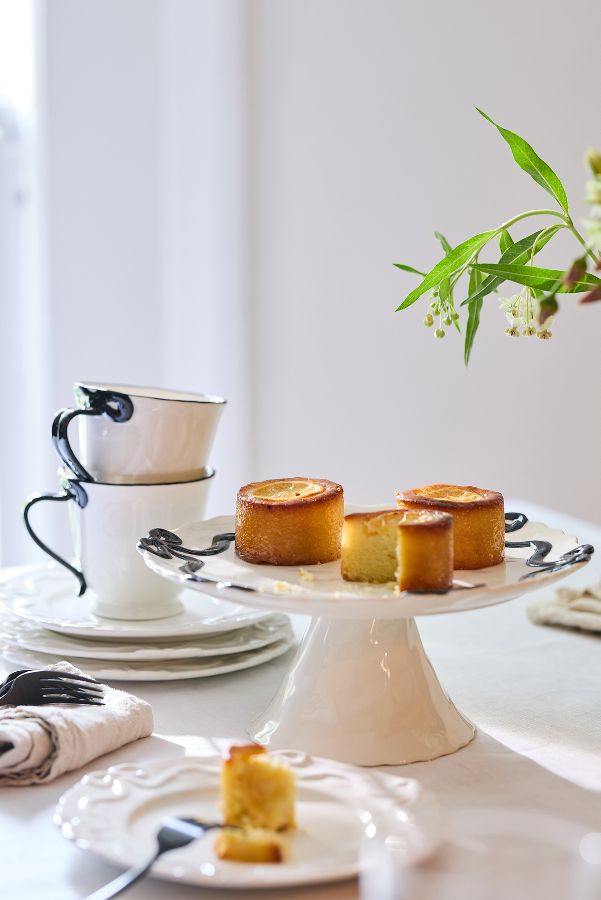 Vista de diapositivas: 1: Soporte para Pastel de Cerámica de Gres Benedita Bow