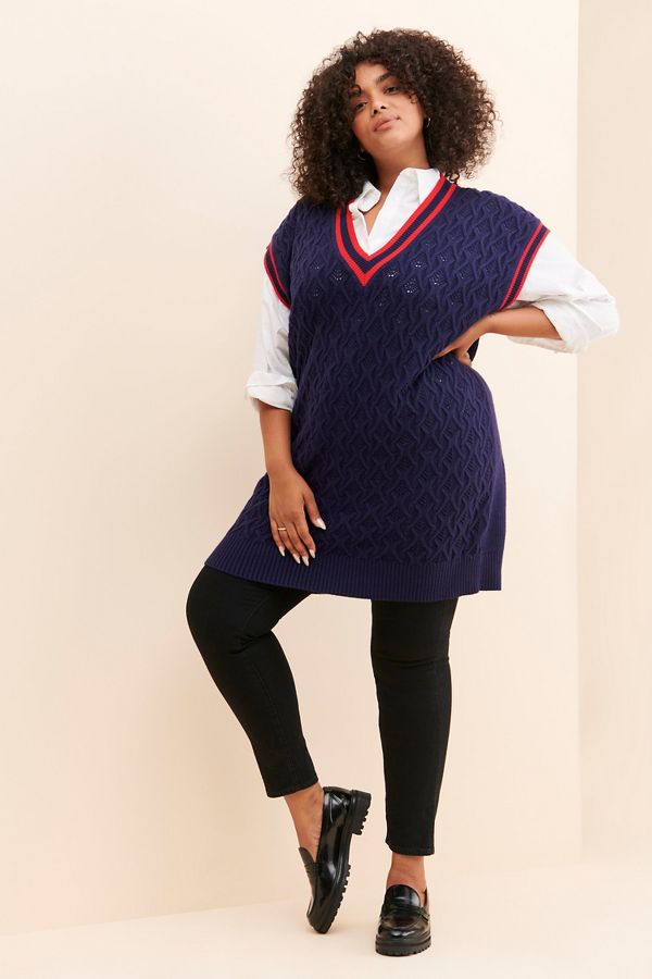 Slide View: 4: Nouveaux Varsity Maxi Vest