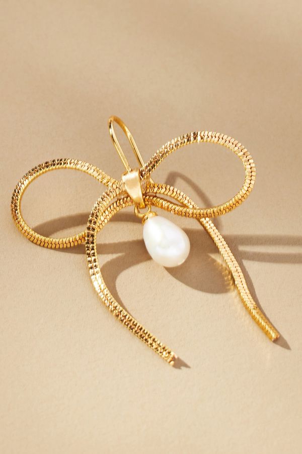 Vista de diapositivas: 4: Pearl Bow Earrings