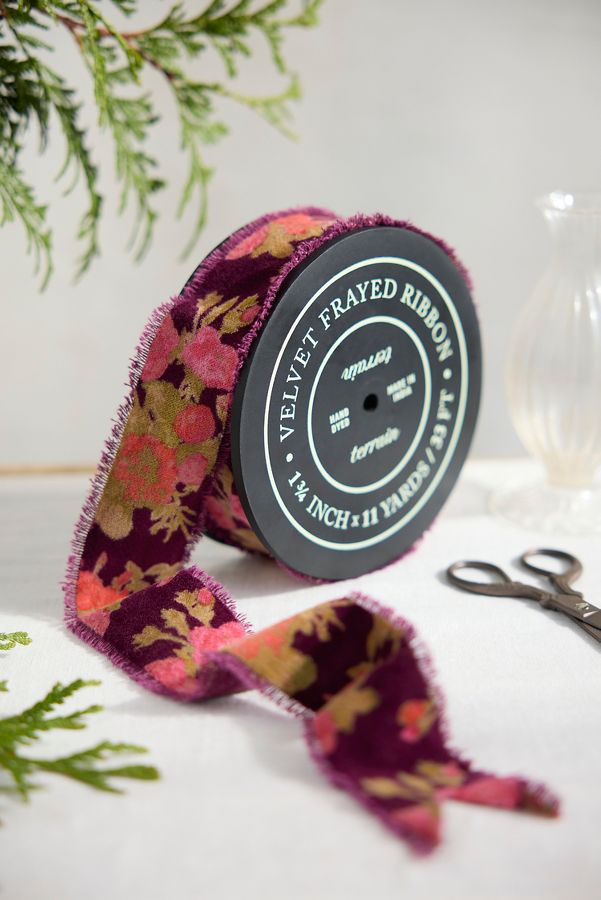 Slide View: 1: Floral Velvet Ribbon