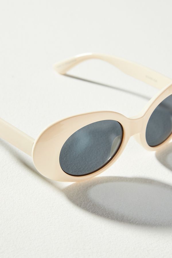 Slide View: 4: Retro Oval Sunglasses