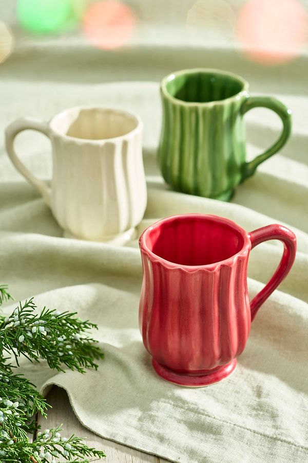 Slide View: 2: Scalloped Stoneware Mug