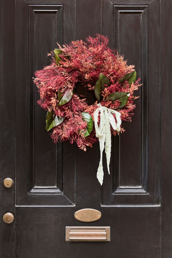 Slide View: 1: Dried Magnolia Cloud Wreath