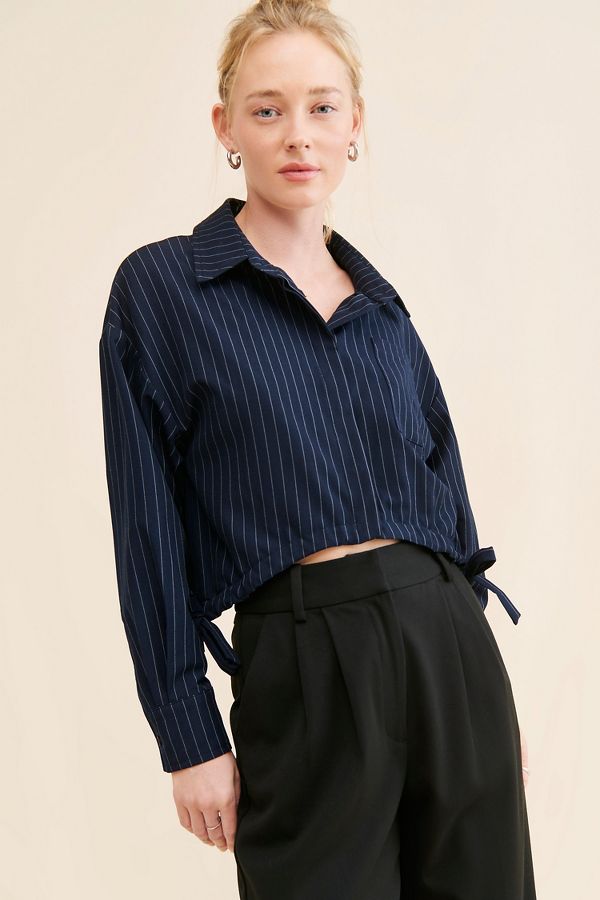 Slide View: 1: Flat White Cinched Side Buttondown