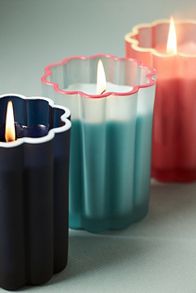 Slide View: 2: Scalloped Gourmand Sweet Tonka & Vanilla Glass Candle