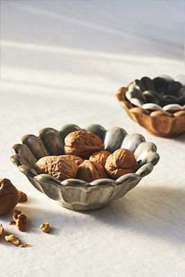 Ruffle Nesting Nut Bowls, Assorted Set of 4